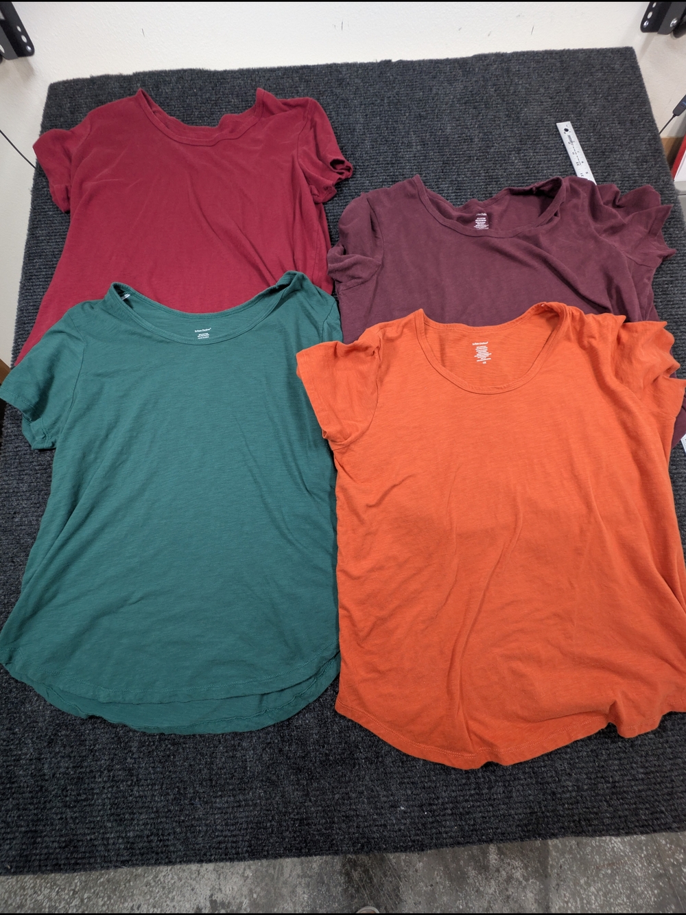Lot Of 4 Women's Crewneck Short Sleeve Tees - Picture 1 of 7